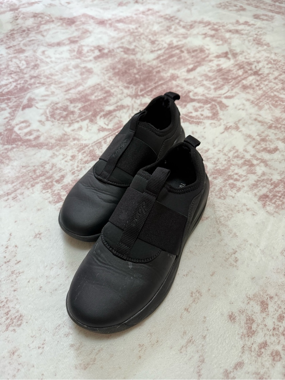 Clove Black Women’s Sneakers